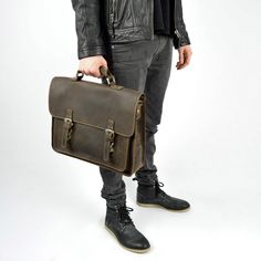 *  100% top quality leather  
 *  Wonderful leather scent and feel Classic Leather Laptop Case, Classic Leather Satchel Case, Formal Rectangular Leather Case, Classic Leather Business Cases, Professional Rectangular Leather Cases, Professional Rectangular Leather Satchel, Professional Leather Rectangular Satchel, Professional Leather Briefcase For Daily Use, Leather Cases With Leather Lining For Business Trips