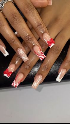 Christmas Nails Black People, Black Santa Nails, Nail Inspo Acrylic Christmas, Black Nail Designs Christmas, Winter Nails For Black Women, Christmas Nail Designs Black Women, Christmas And Winter Nails