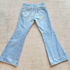 Vintage Levi’s 684 Light Wash Flares Size 10 (16” Across Waist Lying Flat = 32” Waist Total) Measurements (See Pics For Details) Waist ~16” Inseam- 30.5” Rise- 10.5-11” Hips- ~20” Leg Opening 11” Additional Sizes / Colors Avail Upon Request. Bell Bottom, Levi's Jeans, Vintage Levis, Levis Jeans, Bell Bottoms, Levi's, Size 10, 10 Things, Women Shopping