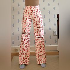 Never Worn White Denim Ripped Jeans With Red Flower Pattern Size Eur 25, Mex 34 Jeans For Short Legs, American Eagle Black Jeans, Red Flower Print, White Ripped Jeans, Tie Front Cardigan, Tall Jeans, Short Legs, Top Secret, Suit Shop