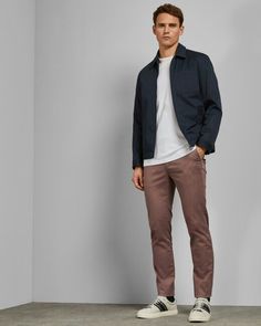 Engineer Outfit Man, Hr Outfits, Normcore Men, Engineer Clothes, Ted Baker Menswear, Mens Smart Casual Outfits, Mens Fashion Work, Dress Attire