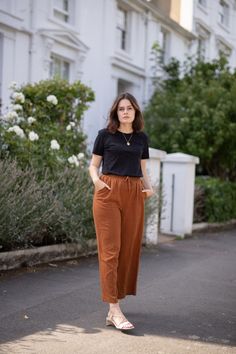 Over Size Shirt Outfit Women, Brown Shirt Outfit, Lucy Moon, Gaun Tulle, Casual Chic Outfits, Western Wear Outfits, Casual Indian Fashion, Casual College Outfits, Trendy Dress Outfits