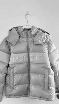 Moncler Ski, Moncler Coat, Moncler Puffer, Tomboy Outfits, Clothing Essentials, Hoodie Girl