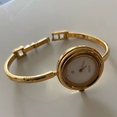 No Box Pre Owned Some Imperfections As Pictured Does Not Come With Changeable Bezels Gucci Bezel Watch, Vintage Gucci Watch, Vintage Gold Watch, Floral Watches, Bezel Watch, Fancy Watches, Gold Watches, Bangle Watches, Gucci Watch