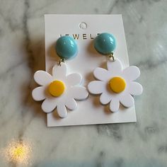 Nwt Daisy Dangle Earrings! Perfect For Spring Or Summer. Second Picture Has Quarter For Scale. Trendy Blue Flower Earrings, Playful White Earrings For Spring, Casual Blue Earrings For Spring, Earrings Color, Clay Crafts, Blue Yellow, Daisy, Color Blue, Dangle Earrings