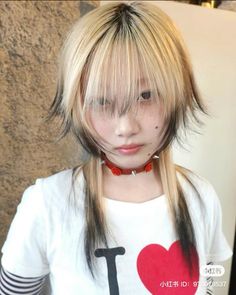 Cheshire Cat Hair Hairstyles, Blonde Jellyfish Haircut, 2000s Japanese Haircut, Japan Haircut, Jellyfish Hairstyle, Blonde Hair Asian, Cool Hair Styles, Red White Hair, Brown And White Hair