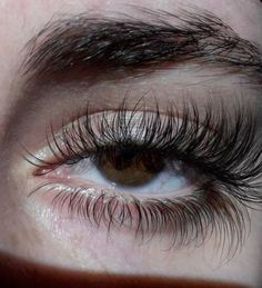 No Eye Bags, Cat Eye Surgery Before And After, Teary Eyes Aesthetique, Naturally Long Eyelashes, Eyelash Aesthetic, Face Manifestation, Lashes Aesthetic, Mixed Skin, False Lash Effect Mascara