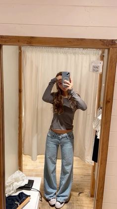 Low Rise Jeans Outfit, Brandy Melville Outfits, Look Legging, Downtown Outfits, Populaire Outfits