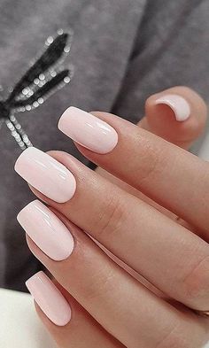 Manucure rose clair nude Soft Pink Nails, Pink Manicure, Super Nails, Accent Nails, Chic Nails, Short Acrylic Nails, Gel Nail Art, Nail Arts