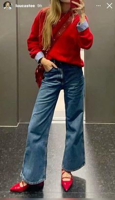 Red outfit inspo mom jeans Looks Adidas, Ballet Flats Outfit, Flats Outfit, Uni Outfits, Paris Mode, Winter Vest, Mode Casual, Looks Street Style, Red Sweater