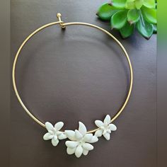 Beautiful Necklace, Gold Tone With White Jasmine Flowers. Gorgeous Pink Statement Necklace, Floral Statement Necklace, Jasmine Flowers, Yellow Bracelet, White Jasmine, Pearl Statement Necklace, Green Beaded Necklace, Jasmine Flower, Long Chain Necklace