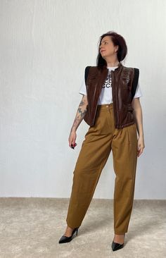 Vintage Vest Brown Leather Sleeveless Lined Vests Top, Size M L, Usa 12, Gb 14, J I 46, F B 44, Ch a Nl D 42 - Etsy Latvia Fitted Brown Tank Top For Fall, Brown Sleeveless Sweater Vest With Pockets, Vintage Sleeveless Tank Top For Fall, Brown Sweater Vest With Pockets For Fall, Casual Fitted Brown Vest, Brown Sleeveless Sweater Vest For Work, Leather Vest With Pockets For Fall, Casual Leather Vest With Pockets, Vintage Workwear Vest With Pockets