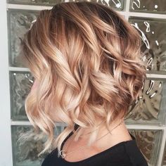 Wavy Blonde Hair, Beachy Blonde, Dark Strawberry Blonde, Light Strawberry Blonde, Strawberry Blonde Highlights, Medium Blonde Hair, Strawberry Blonde Hair Color, Golden Blonde Hair