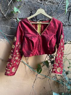 Hand embroidered ready made saree blouse / crop top/stitched saree blouse usa / saree blouse/modern blouse/zardosi blouse/red saree blouse/ pure silk blouse/ maggam work blouse        It is very true that a perfect blouse is the one which makes your saree look stand out !! If you find one of such a style that you have been wanting to have then dont let it go !! we carry such unique trending blouses that instantly add a stylish look to any saree !!     Well..!! we understand that you may not get Zardosi Work Blouse Full Sleeves, Saree Blouse Modern, Zardosi Blouse, Zardosi Work Blouse, Hand Embroidery Blouse, Red Saree Blouse, Ready Made Blouse, Modern Blouse, Maggam Blouse