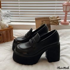 Olivia Mark - Mary Jane Platform High Heels - Classic Leather Loafers with Thick Soles for added Height Gryffindor Outfit, Mary Jane Shoes Heels, Rough Heels, Leather Loafer Shoes, Designer High Heels, Platform Loafers, Super High Heels, Thick Heel, Platform High Heels