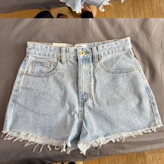 Soft Material Very Stretchy Light Wash Color Perfect For Beach Or Summertime Cute Summer Shorts, Style Jean Shorts, Summer Shopping List, Summer Shopping, School Fit, Cute Pants, Clothing Essentials, Cute Shorts, Clothing Ideas