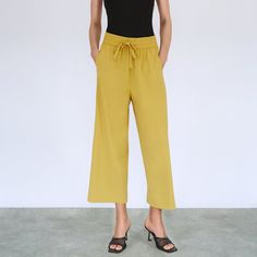 Zara - Loose-Fitting Trousers W/ Tie Waist (Mustard) Size: Xl 98% Polyester 2% Elastane 7102/184/510/Xl Nwot Mustard Yellow Wide Leg Pants Outfit, Chic Yellow Bottoms With Elastic Waistband, Chic Yellow Loungewear Pants, Yellow Ankle-length Pants With Elastic Waistband, Chic Yellow Lounge Pants, Casual Yellow Wide-leg Pants, Chic Yellow Pants With Elastic Waistband, Gold Bottoms With Elastic Waistband For Summer, Yellow Relaxed Fit Ankle-length Pants