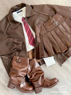 #fashion #outfits #outfitideas #outfitstyle #outfitpost #outfittrends #fashionstyle #fashioninspo #style #stylefashion #styleinspo #xiaohongshu #clothing #clothes Brown Clothes Aesthetic, Xiaohongshu Outfits, Tie Aesthetic, Scout Outfit, Dr Closet, Mein Style, Swaggy Outfits, Looks Chic, Casual Style Outfits