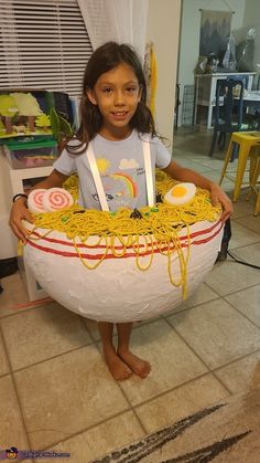 Bowl Of Ramen Costume, Ramen Costume Diy, Ramen Noodle Costume, Dumpling Costume, Food Costumes Diy, Food Fancy Dress, Food For Halloween