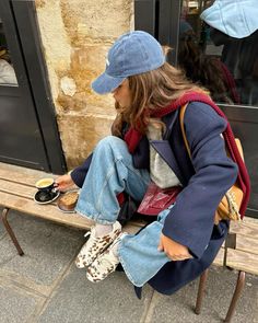 Alex French Outfits, Sevilla Fashion, Pink Winter Outfit, 2025 Fashion Trends, French Outfits, Outfit Inso, Cool Girl Style, Chic Winter Outfits, London Style