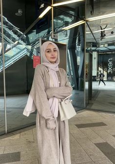 Hijab Outfit Summer, Celebrity Casual Outfits, Modest Fashion Hijab, Hijab Style Casual