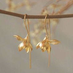 “Blodeuwedd” Orchid Flower Floral Sculpted Feminine Delicate 3d Classy Chic Elegant Upscale Elevated Artsy Art Deco Art Nouveau Gold Ear Pin Hook Threader Dangle Earrings. So Pretty! New. *Also Available In Silver! **See Also “Tasteful Tulips” Listing. Measurements: Pin Length: 2” Flower Diameter/Width: 0.5” If You Want It, Don’t Let It Get Away Send Me An Offer! I Love To Do Bundle Order Discounts! Elegant Adjustable Flower Earrings With Ear Wire, Adjustable Elegant Earrings, Elegant Adjustable Flower Earrings, Gold Dangle Earrings With Flower Decoration, Elegant Earrings With Flower Decoration And Adjustable Fit, Elegant Adjustable Earrings With Flower Decoration, Adjustable Gold Flower Earrings, Flower Drop Earrings, Silver Flower Earrings