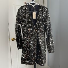 All Orders Ship Within The Next 1-3 Business Days After Purchase. Brand: A.Peach Size: M Color: Black, Gold Condition: New With Tag, Clean, No Stains, No Holes, No Fade Material: Polyester Other: Gold Sequins, Front Button, Long-Sleeve, V-Neck, Mini/Midi This Blazer/Dress Is Perfect For A New Year Celebration. V-neck Mini Dress With Button Closure For Date Night, Evening V-neck Mini Dress With Buttons, V-neck Dress With Button Closure For Night Out, Long Sleeve Mini Dress With Buttons For Party, Black V-neck Blazer Dress For Night Out, Evening V-neck Blazer Dress With Buttons, Dressy Knee-length Blazer Dress For Party, Fitted Blazer Dress With Button Closure For Party, Long Sleeve Party Mini Dress With Buttons