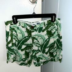 Old Navy Size 4 Linen Hawaiian Leaves Design, Like New Shorts, No Tags. Tropical Green Cotton Bottoms, Hawaiian Leaves, Hawaiian Leaf, Pink Chinos, Cuffed Denim Jeans, Black Jean Shorts, Navy And Khaki, Leaves Design, White Denim Jeans