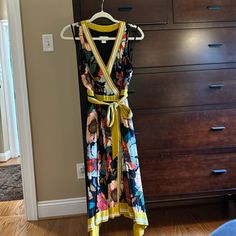 Euc- Anthropologie Maeve Beautiful Multi-Color Dress. Tie Waist. Side Pockets. Handkerchief Style Hem. Lined. Worn To An Event. Excellent Condition.Suze 4. Chic Multicolor Maxi Dress For Work, Handkerchief Style, Multicolor Dress, Color Dress, Asymmetrical Dress, Style Dress, Gold Black, Anthropologie, Multi Color