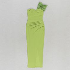 Dive in the Sensual Charms of Our Star Bodycon Maxi Dress - Green! Presenting an extraordinary dress for those who demand elegance without sacrificing style: Star Bodycon Maxi Dress - Green. A touch of allure to your formal ensemble is added by the one-shoulder neckline, while the slim fit effortlessly sculpts your curves. This dress, which is made of premium polyester, combines comfort and style to make sure you look and feel amazing. This dress is a must-have for those special dinner occasions Green Ruched Evening Dress For Party, Elegant Green Bodycon Party Dress, Green Ruched Dress For Gala, Green Evening Bodycon Dress, Green Bodycon Dress For Evening, Green Ruched Evening Dress For Summer, Green Bodycon Cocktail Dress, Green Ruched Summer Evening Dress, Chic Green Bodycon Evening Dress