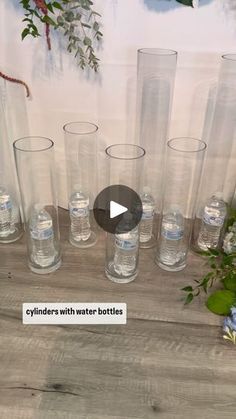 there are many glasses with water in them