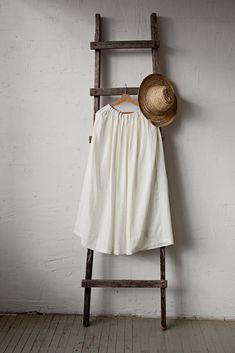 Long petticoat skirt is made from 100% soft and washed linen. This Petticoat is perfect for wearing under dress or other skirt or can be worn alone. Match it with our tunics! Details: - Composition: 100% Oeko-Tex certified linen - Colour: White - Elastic waist - Size: One size/fits all - Medium weight linen - Linen care: machine wash gentle; tumble dry low, ironing optional - The price is for one skirt, other pictured items are not included Beach Linen Gathered Skirt, Cotton Cottagecore Bottoms For Summer, Cottagecore Cotton Bottoms For Summer, Summer Cotton Full Skirt Petticoat, Summer Daywear Lined Petticoat, Summer Cotton Petticoat With Gathered Skirt, Summer Cotton Long Petticoat, Summer Long Cotton Petticoat, Summer Cotton Long Skirt Petticoat