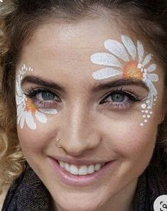 Face Paint For Girls Easy, Face Painting Poster Board Ideas, Face Painting Designs For Beginners, Easy Flower Face Painting, Beginners Face Painting, Quick Face Paint Designs