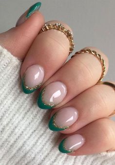 French Manicure With Color, Aesthetic Nails Green, Line Manicure, Holiday Nails Easy, Christmas Nails Diy, Hoco Nails, Glitter Tips, 20 Aesthetic