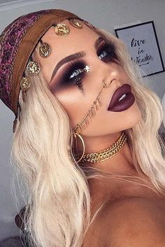 Killing Halloween Makeup Ideas To Collect All Compliments And Treats ★ Carnaval Make-up, Pirate Makeup, Makeup Zombie, Halloween Make-up Looks, Halloween Coustumes, Halloween Makeup Pretty