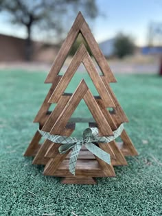 Handcrafted wooden Christmas trees! Able to customize color and stain.  Set comes with 3 trees that are 9.5" , 12" and 14"  Addl Cost to add lights and bells  Please send me a message with any questions and with your color preference. Projects With 2x4 Wood, Painted Wood Christmas Trees, Wooden Holiday Decor, Backyard Christmas Decor, Simple Wood Projects For Kids, Christmas Stocking Stand, Wood Christmas Trees Diy, Wooden Christmas Decor, Woodworking Ideas To Sell