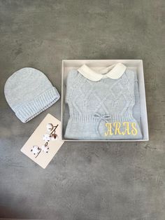 Two piece baby winter overals set Comes with box You can personalize it Blue color and two size options Baby Box Gift, Winter Overalls, Baby Christmas Gift, Baby Overall, Cadeau Baby Shower, Kids Overalls, Baby Box, Baby Christmas Gifts, Baby Christmas