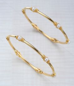 Simple Gold Bangle, Gold Bangles Indian, Gold Bangles For Women, Gold Bangle Set, Bangles Design, Gold Bride Jewelry, Gold Bangles Design, Gold Jewelry Simple