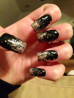 eve nail polish New Years Eve Nails Ideas, Boutique Nails, New Years Eve Nails, Nail Quotes, Sweater Nails, Basic Nails, Gel Art, Nails For Kids, Dark Nails