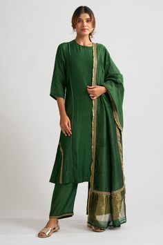 Dot-Mridini Emerald Green Kurta Set-INDIASPOPUP.COM Luxury Green Unstitched Straight Kurta Suit, Kurta Palazzo Set, Green Thread, Latest Dress Design, A Line Kurta, Palazzo Set, Suits Design, Indian Fashion Designers, Silk Embroidery