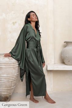 Silk Kimono Robe, Satin Silk Robes for Women Bridesmaid Silk Dressing Gown Long Silk Robe, Plus Size Satin Robe Maxi Emerald Green Nightwear - Etsy Sleeveless Robe, Long Silk Robe, Fancy Robes, Silk Bridesmaid Robes, Plus Size Satin, Bridal Nightwear, Satin Dressing Gown, Silk Robe Long, Robe Silk