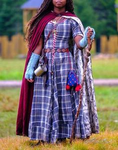 This Outlander inspired medieval 14th Century kirtle is perfect for reenactors and larpers alike!  This dress features: -Spiral lacing down the front -A wide neckline -Short sleeves -A fitted bodice -A skirt fitted with wide gores for a more voluminous look -Dress length varies, can be made at ankle length or floor length -Ribbon can be added to neckline, sleeves, or at the hem of the skirt for decoration  Each garment is made to order and can be sewn completely by hand for a more historically accurate piece, completely by machine, or half by hand and half by machine. Measurements Needed: -Bust -Waist -Hips -Shoulder to shoulder -Hips -Wrist -Arm length -Shoulder to floor If you would like a custom color, size or anything else please feel free to contact me to see if i can do it. Please al Spiral Lacing, Flannel Dress, Skirt Fits, 14th Century, Women's Costumes, Dress 100, Cotton Flannel, Fitted Bodice, Outlander