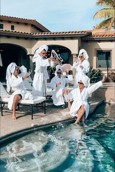 Girl by pool popping bottle of champagne | girls trip squad photos | bachelorette party Bach Party Picture Ideas, Bachelorette Picture Backdrop, Elegant Friends, Wedding Swimsuit, Ideas For Events, Summer Weddings Bridesmaids, Bachelorette Party Photo, حفل توديع العزوبية