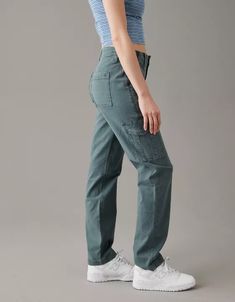 AE Stretch Cargo Straight Pant Pnw Style, Cargo Pants Style, Stylish Outfits For Women Over 50, Cargo Pants Outfit, Fire Fits, Women Cargos, Cargo Pant, Cargo Jeans, Casual Style Outfits