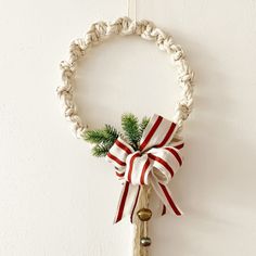 Enjoy Textiles classes with Made By Me Workshop Macrame Christmas Decorations, Macrame Christmas Wreath, Christmas Wreath Making, Class Labels, Traveling Teacher, Macrame Christmas, Festive Wreath, Instagram Gift, Outdoor Holidays