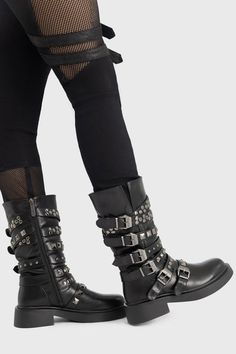 Blood Grunge Boots Outfits With Combat Boots, Combat Boot Outfits, Grunge Boots, Sisters Book, Goth Boots, Alt Style, Romantic Goth, Punk Outfits, Goth Outfits