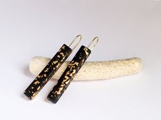 Stick earrings Long black earrings Black and gold dangles Bar earrings Bar jewelry Minimalist earrings Stick jewelry Women gift Minimal drop https://www.etsy.com/listing/280181062/stick-earrings-long-black-earrings-black?utm_source=crowdfire&utm_medium=api&utm_campaign=api Stick Jewelry, Abstract Jewelry, Celebrity Jewelry, Stick Earrings, Bar Jewelry, Jewelry Minimalist, Handmade Gifts For Her