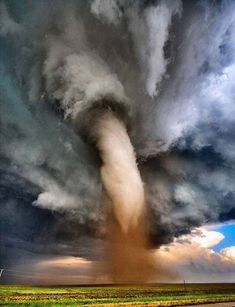 a very big cloud that is in the sky