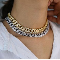 16"
12 mm Breedte
VVS Jewelry Iced Cuban schakelketting voor dames
CZ Stenen
Messing - zal niet vervagen of dof worden Hip Hop Women, Women Choker Necklace, Pink Choker, Cuban Link Necklace, Cuban Link Chain Necklaces, Womens Chokers, Bling Necklace, Miami Cuban, Gold Choker Necklace