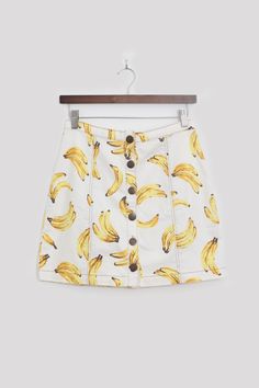 White Banana Patterned Short Denim Skirt with Buttons Tagged Size Small Fits Size Small, has a little stretch White Denim with Banana Pattern Banana Pattern, Skirt With Buttons, Womens Skirts, Short Denim Skirt, Short Denim, Jeans Rock, Patterned Shorts, White Denim, Denim Skirt